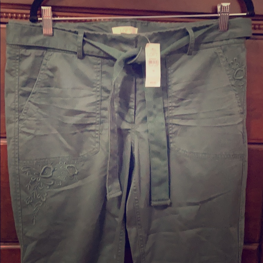 NWT Loft Green Cropped Pants w/ Embroidery 10